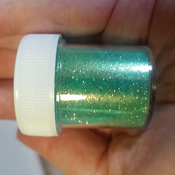 Yellow, green, and blue fine glitter makeup - Picture 3 of 7